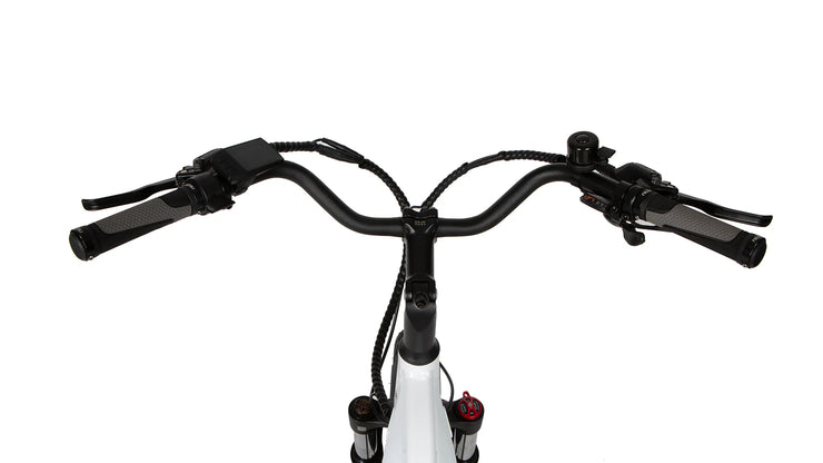 ELMAX STEP THRU * 250W HUB MOTOR * LARGE SAMSUNG BATTERY •	HYDRAULIC DISC BRAKES •PEDAL ASSIST & THROTTLE